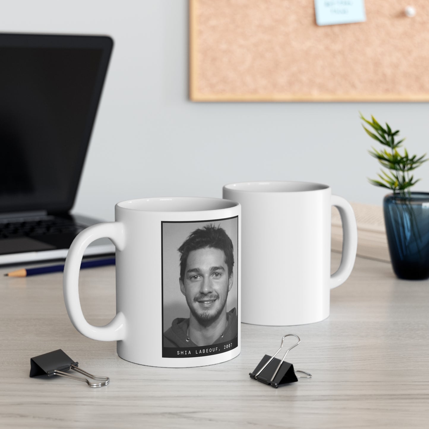 Taza con foto policial del actor Shia LaBeouf, 2007