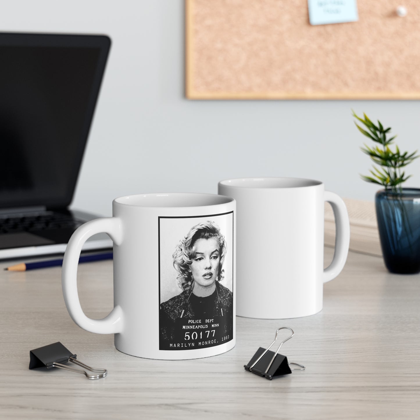 Taza con foto policial de la actriz Marilyn Manroe, 1963