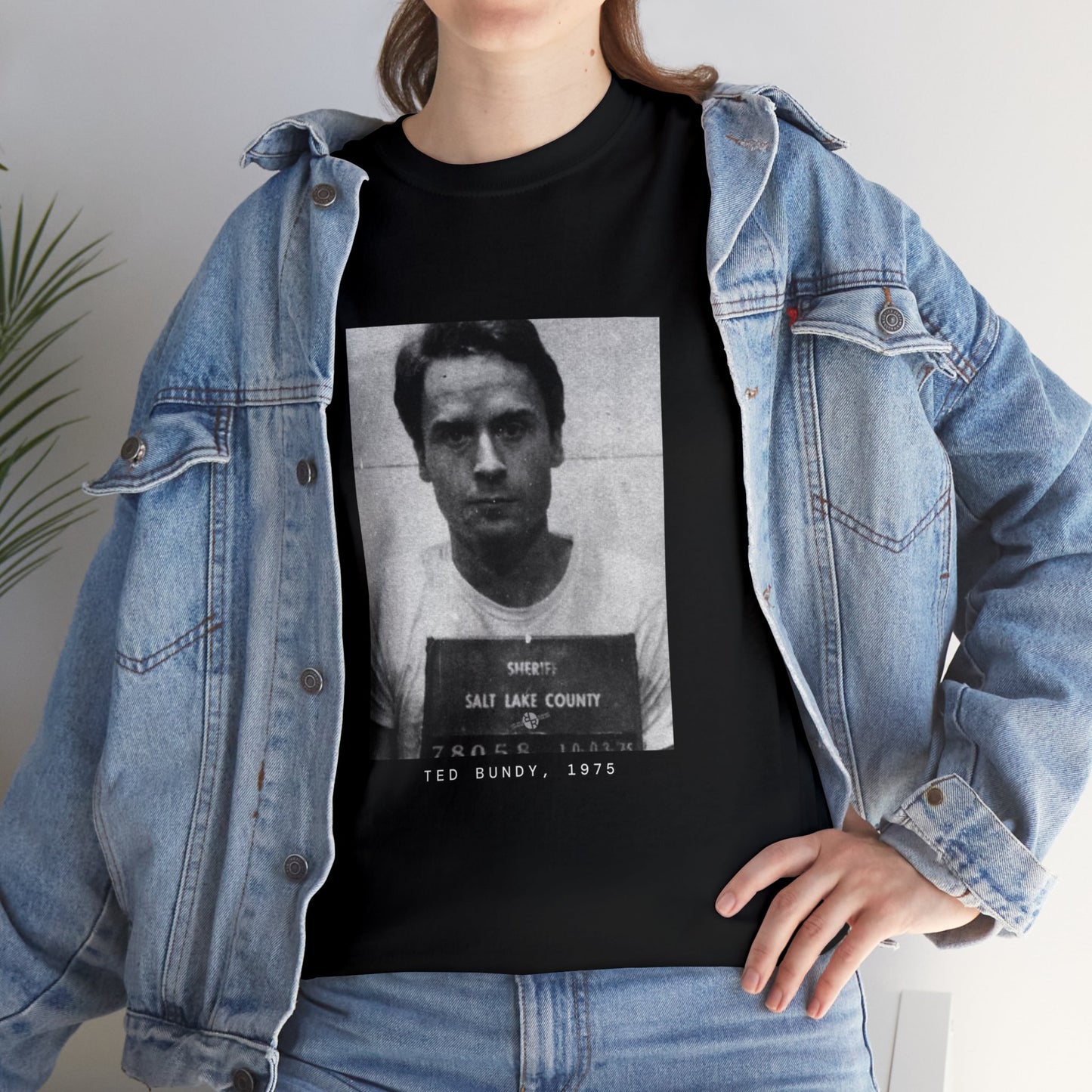 Camiseta con foto policial de Ted Bundy, asesino en serie de 1975