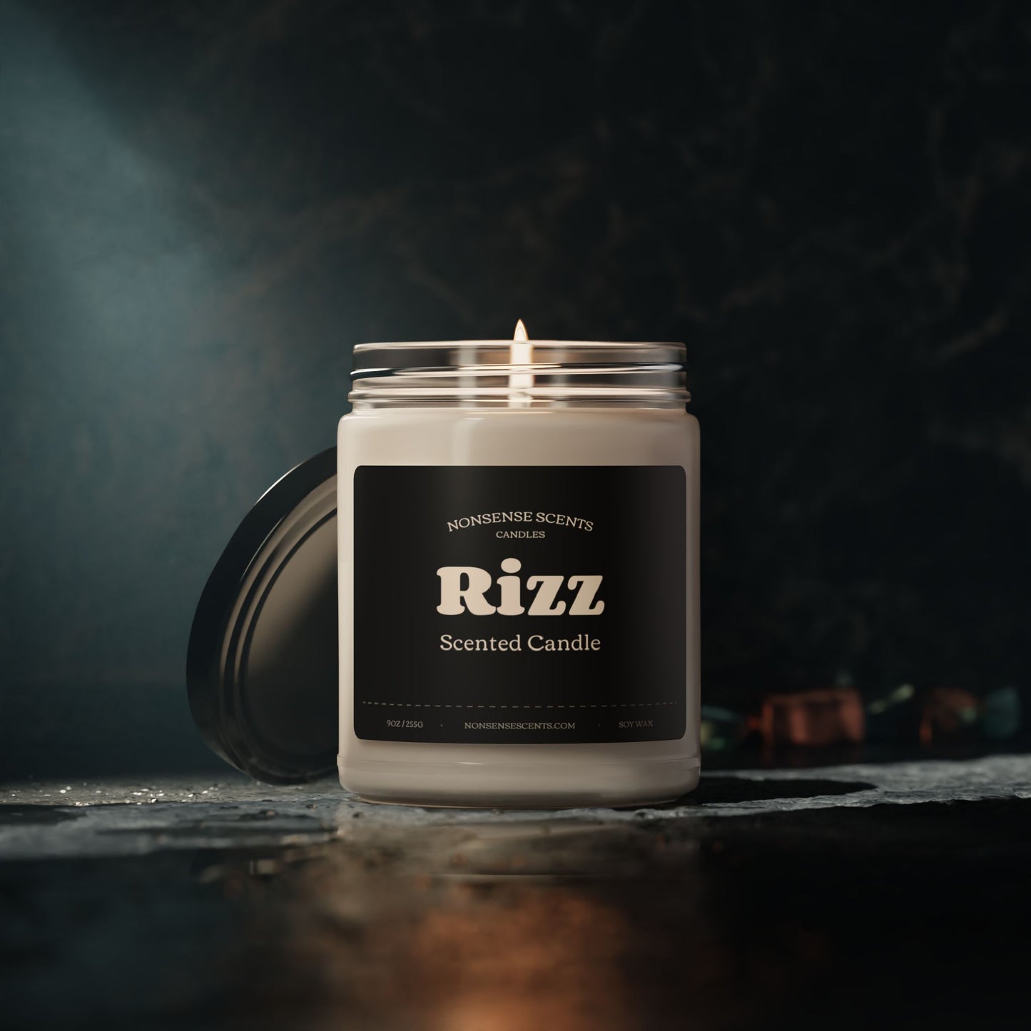 Vela perfumada Rizz: vela de regalo con un divertido chiste de granja de Nonsense Scents