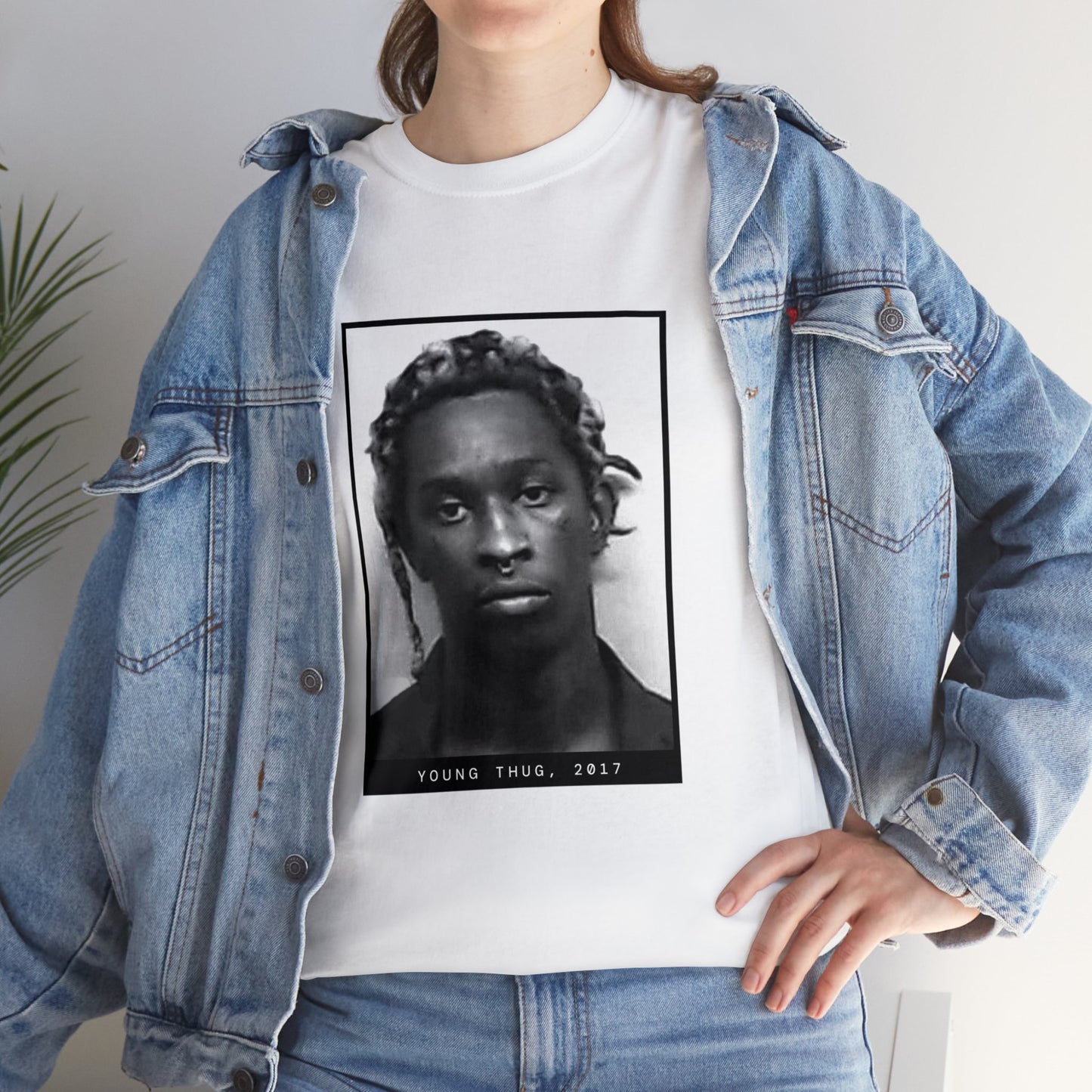 Camiseta con foto policial del rapero Young Thug, 2017