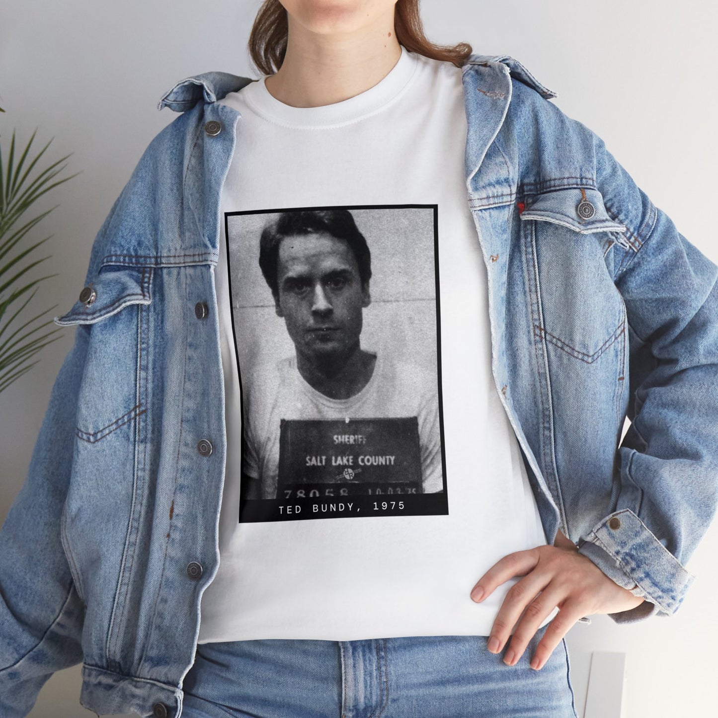 Camiseta con foto policial de Ted Bundy, asesino en serie de 1975