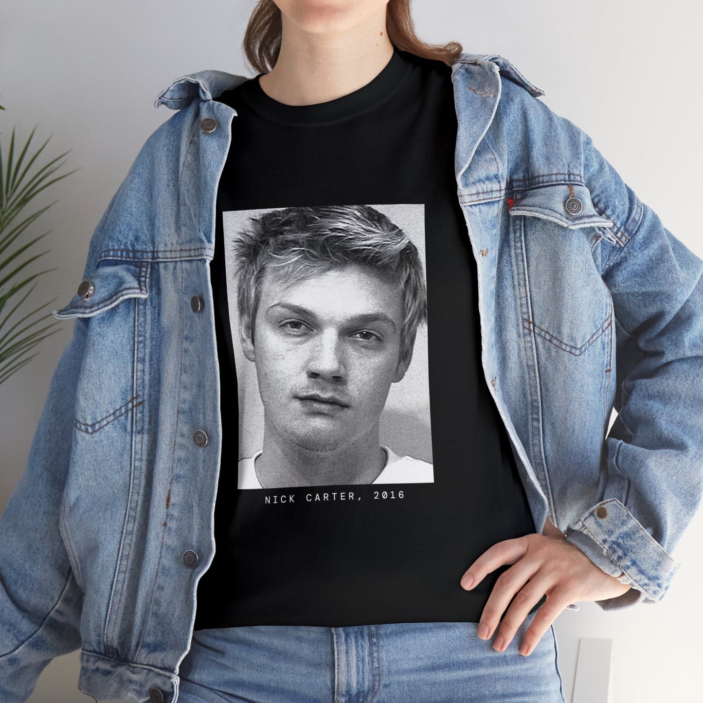 Camiseta con foto policial del cantante Nick Carter, 2016